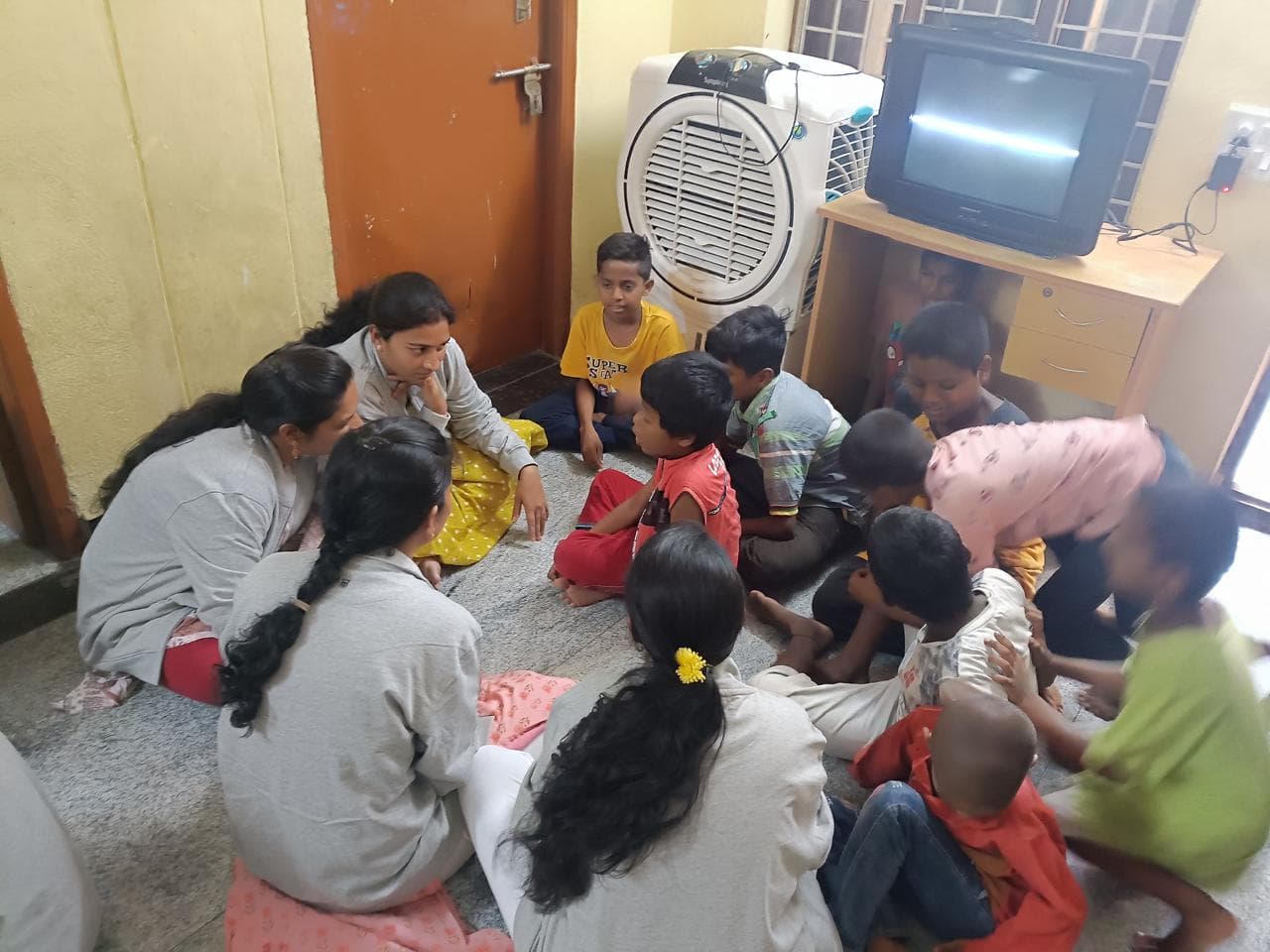 Slashnsap team spending time with the kids at Amma Jyothi